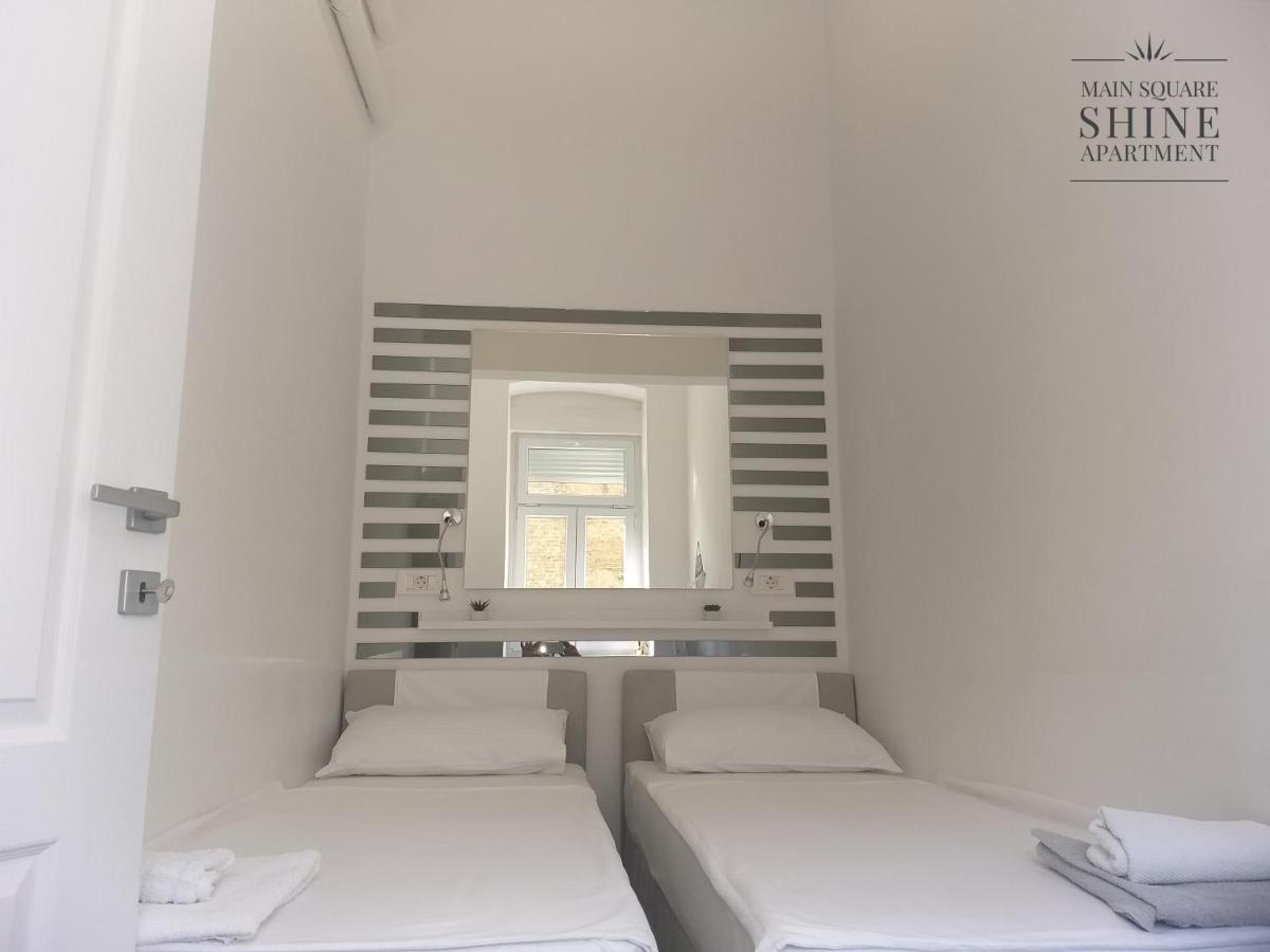 Luxurios And Historic Apartment "Shine" - Right On The Main Square Zagabria Esterno foto
