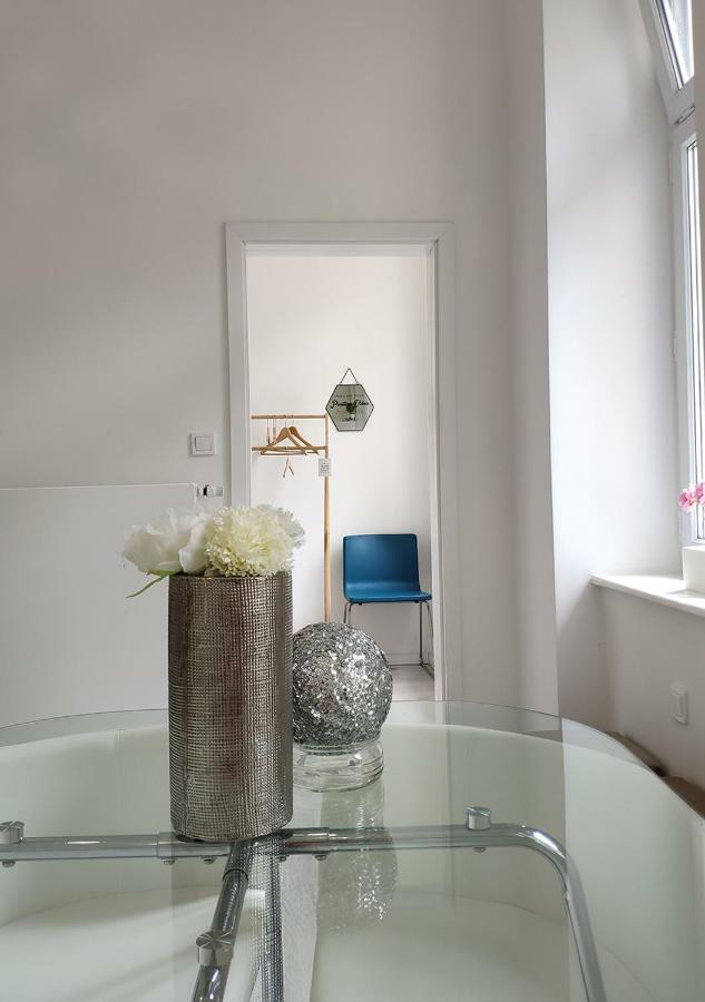 Luxurios And Historic Apartment "Shine" - Right On The Main Square Zagabria Esterno foto