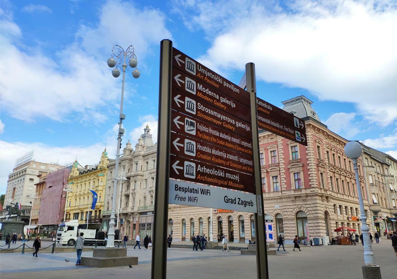 Luxurios And Historic Apartment "Shine" - Right On The Main Square Zagabria Esterno foto