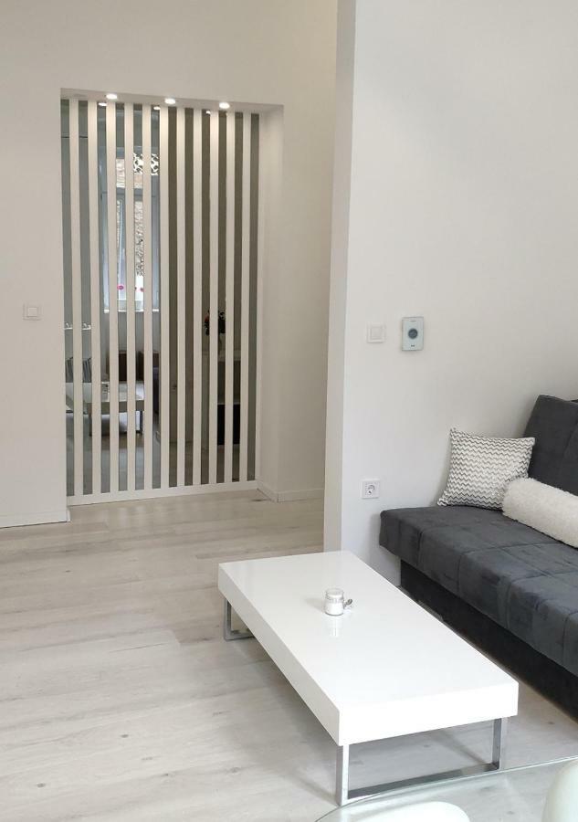 Luxurios And Historic Apartment "Shine" - Right On The Main Square Zagabria Esterno foto