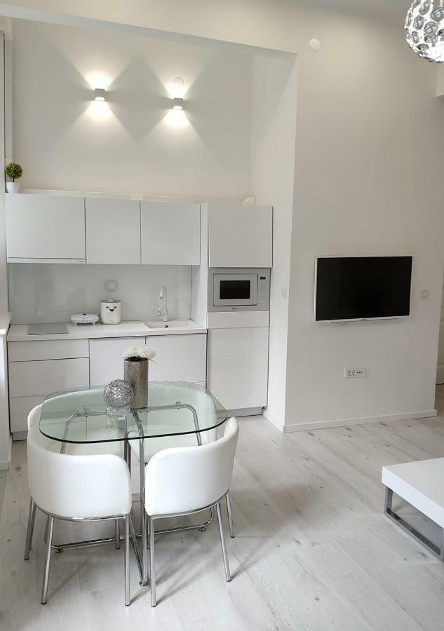Luxurios And Historic Apartment "Shine" - Right On The Main Square Zagabria Esterno foto