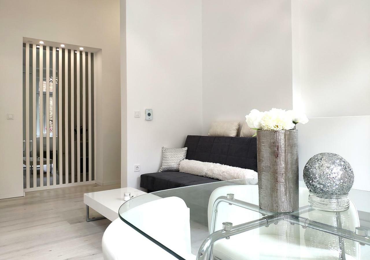 Luxurios And Historic Apartment "Shine" - Right On The Main Square Zagabria Esterno foto